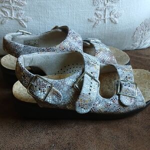 Women's Multi-Color Sandals
